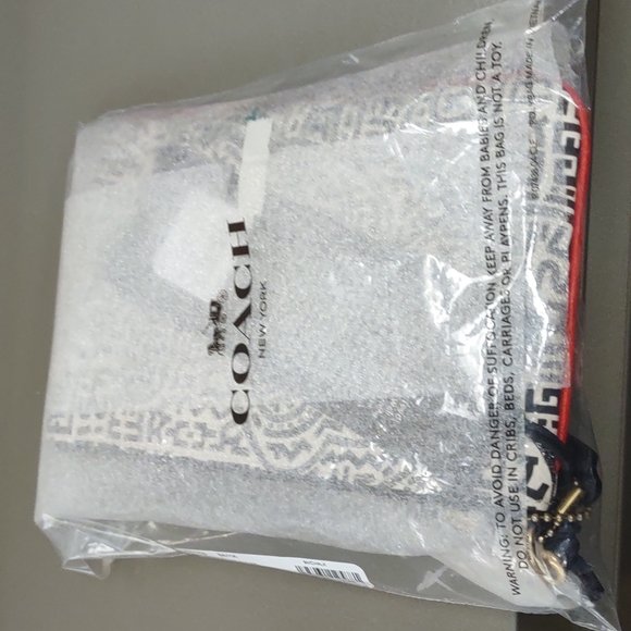 Disney Mickey Mouse Keith Haring Wristlet - Picture 6 of 9